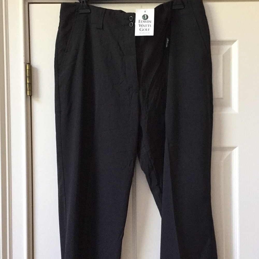 New with Tags ladies lightweight Golf pants.